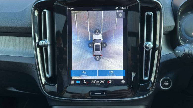 Volvo XC40 2.0 B4P Ultra Dark 5dr Auto Petrol Estate